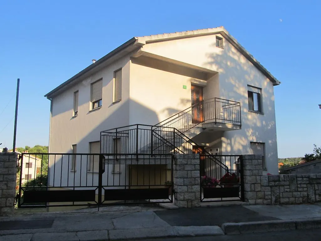 Apartment Razum Pula