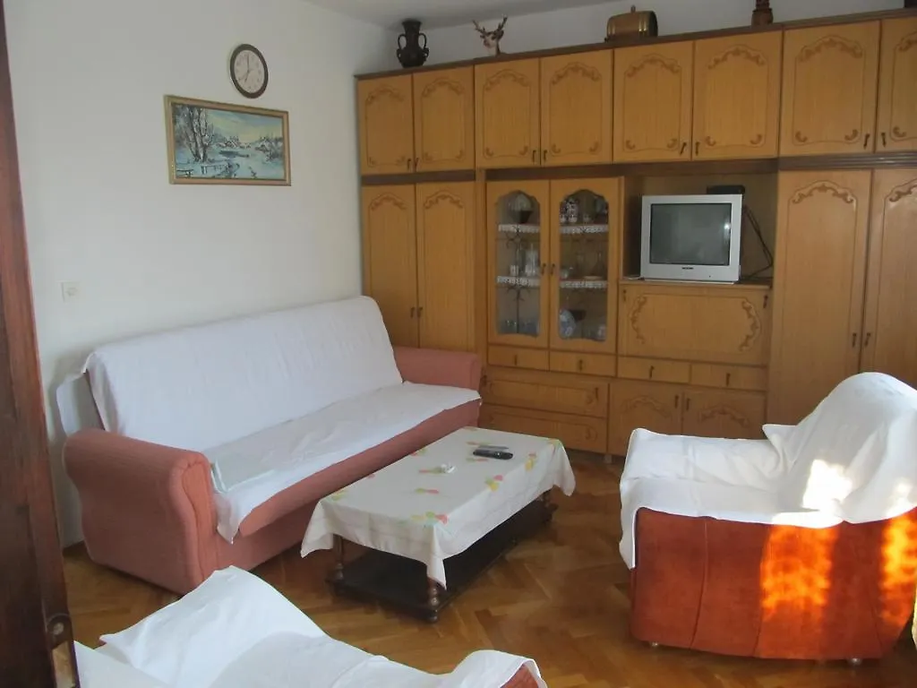 Apartment Razum Pula 0*,  Croatia