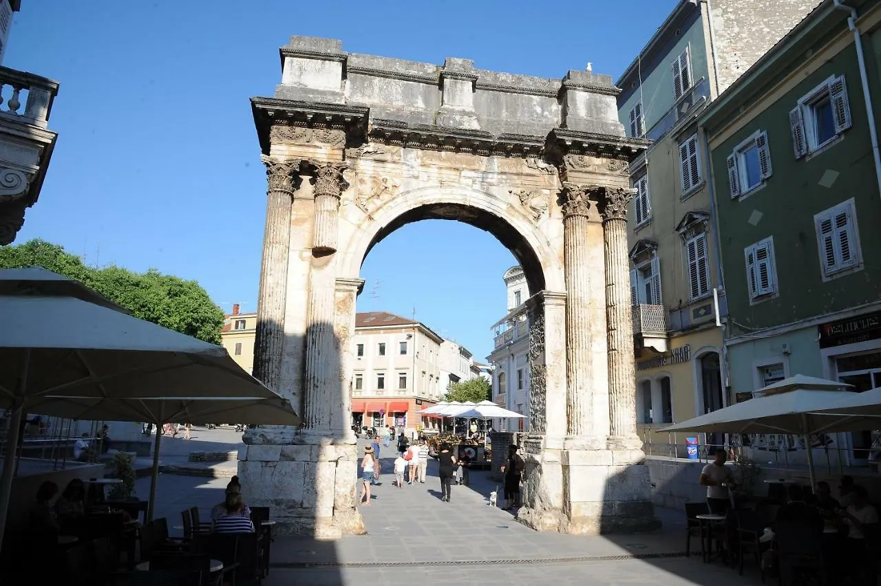 Apartment Razum Pula 0*,  Croatia